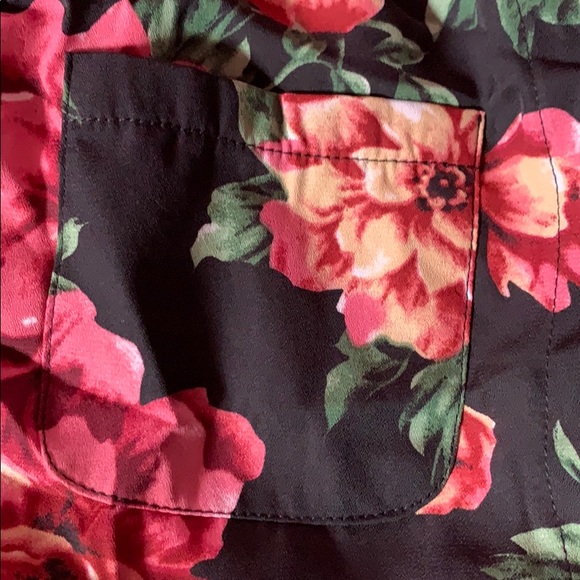 ❌DONATED❌Black Floral V-neck Versatile Tunic Top - Picture 7 of 9